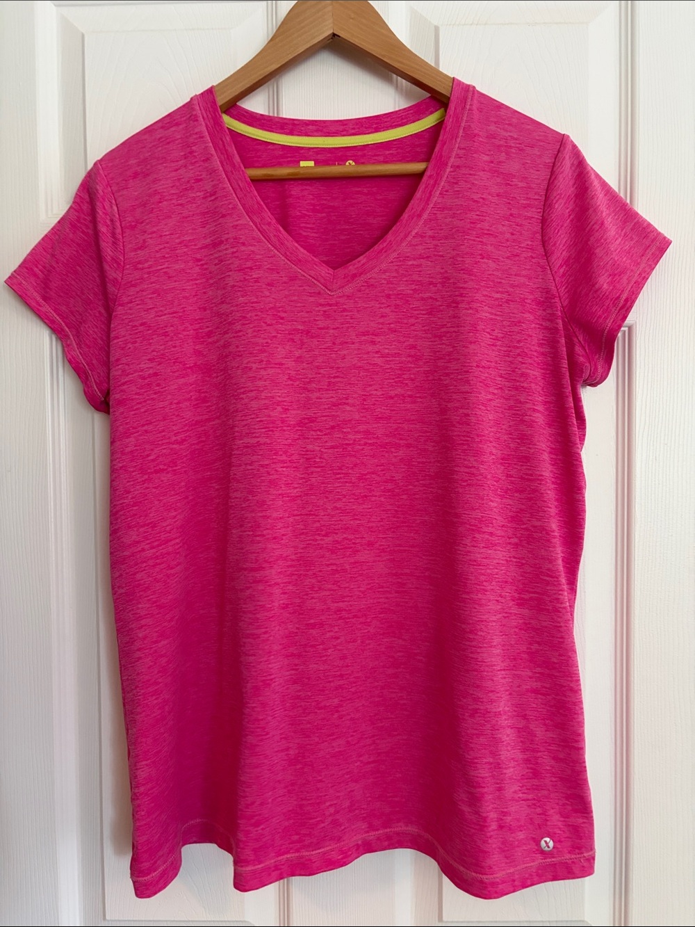 Xersion Women's Pink V-Neck Short Sleeve, size XL